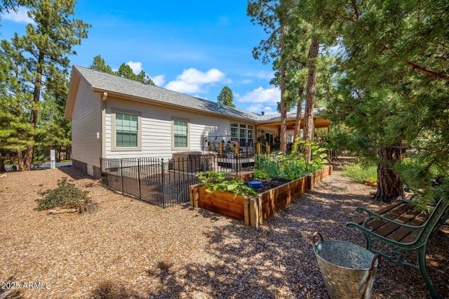 2041 W PINEVIEW Drive, Show Low, AZ 85901