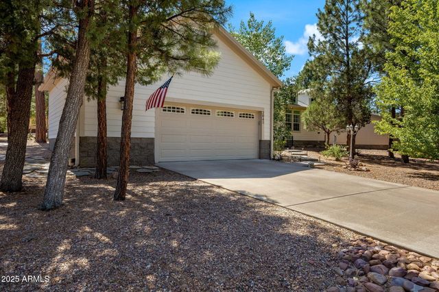 2041 W PINEVIEW Drive, Show Low, AZ 85901