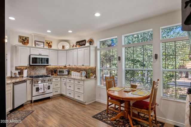 2041 W PINEVIEW Drive, Show Low, AZ 85901