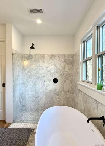 35 Mott Lane, Brookhaven, NY 11719