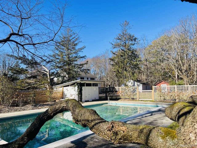 35 Mott Lane, Brookhaven, NY 11719