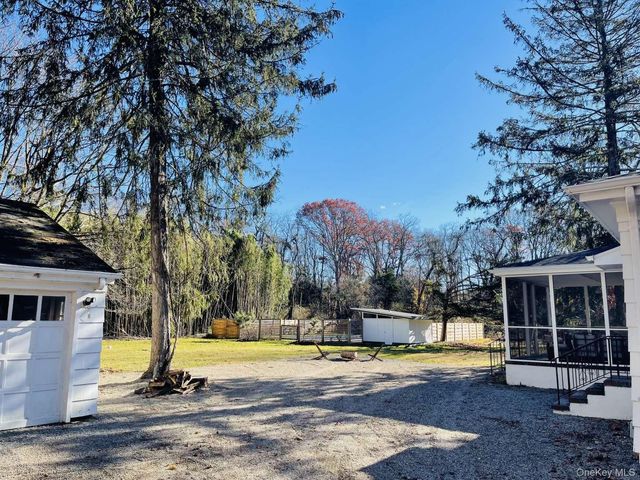 35 Mott Lane, Brookhaven, NY 11719