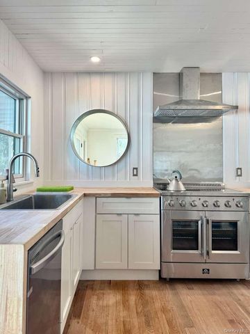 35 Mott Lane, Brookhaven, NY 11719