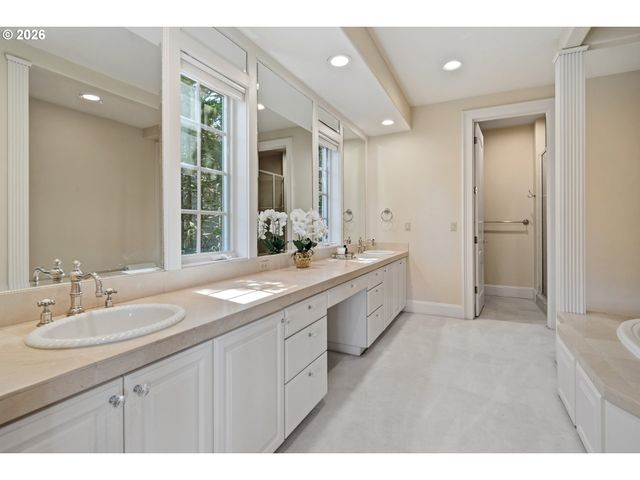 8653 Sw MULEDEER Dr, Beaverton, OR 97007