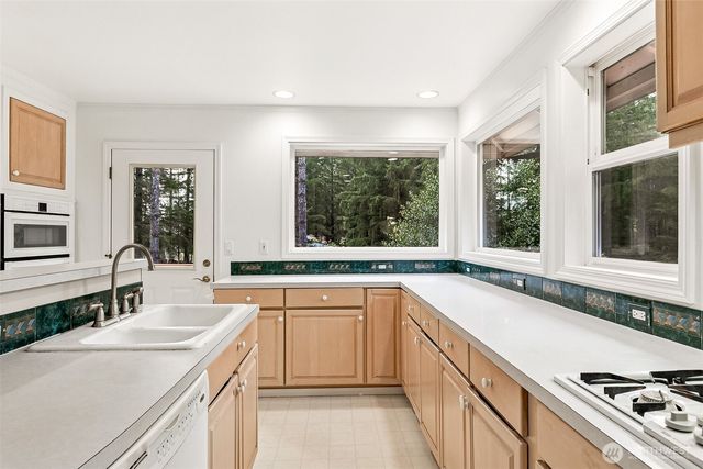 5815 95th Avenue SW, Olympia, WA 98512