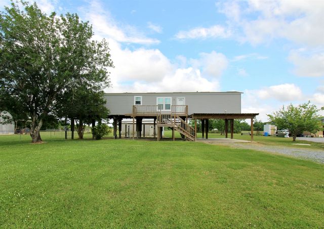 4955 Bayouside Dr, Chauvin, LA 70344