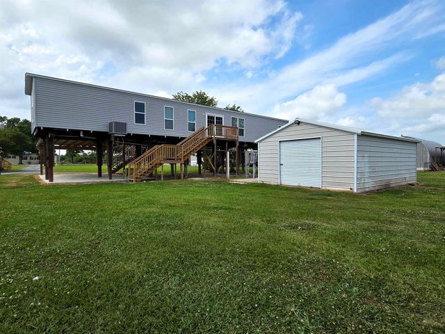 4955 Bayouside Dr, Chauvin, LA 70344