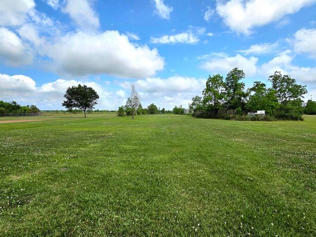 4955 Bayouside Dr, Chauvin, LA 70344