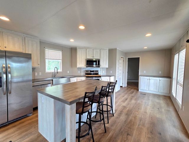 4955 Bayouside Dr, Chauvin, LA 70344