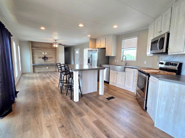 4955 Bayouside Dr, Chauvin, LA 70344