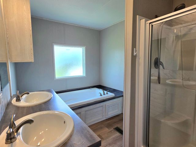 4955 Bayouside Dr, Chauvin, LA 70344