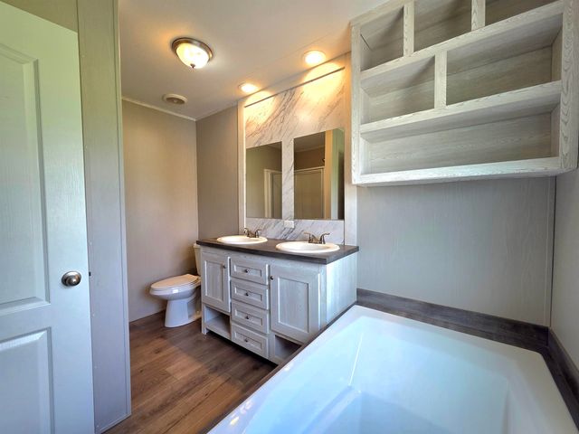 4955 Bayouside Dr, Chauvin, LA 70344