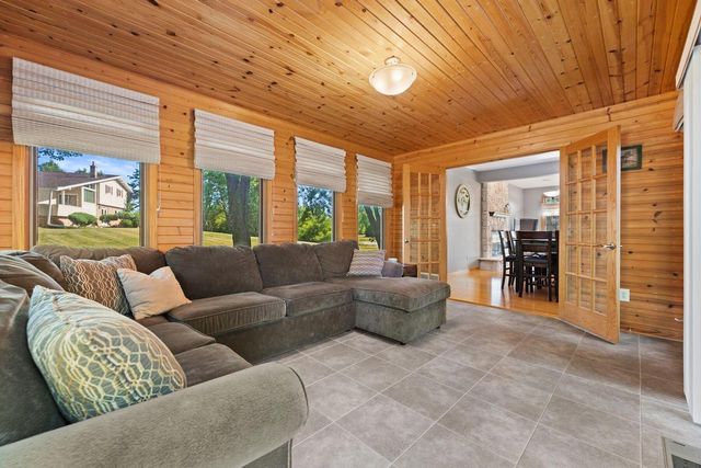 8620 S Hunting Park DRIVE, Franklin, WI 53132