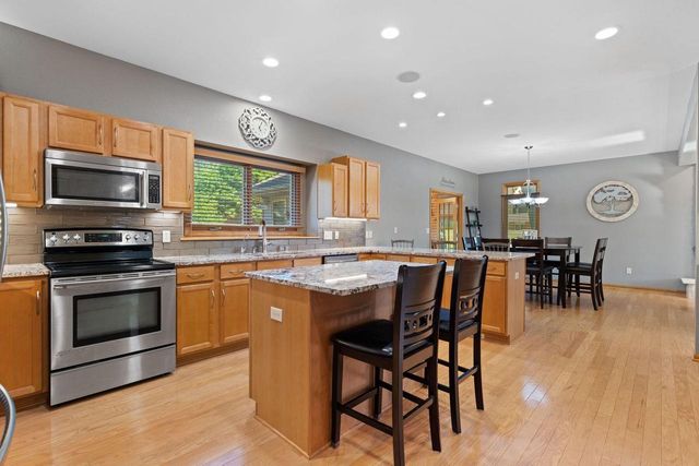 8620 S Hunting Park DRIVE, Franklin, WI 53132