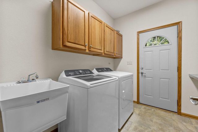 8620 S Hunting Park DRIVE, Franklin, WI 53132