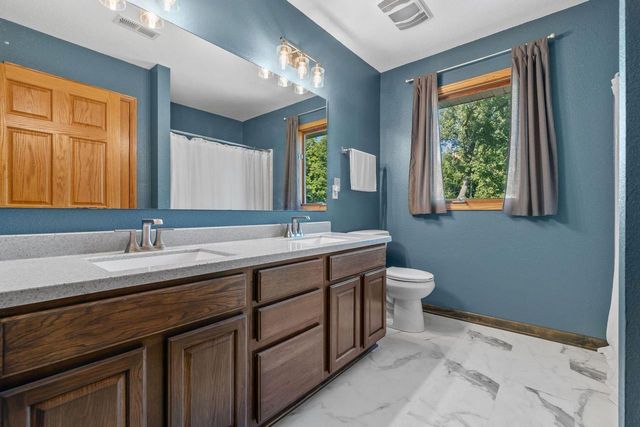 8620 S Hunting Park DRIVE, Franklin, WI 53132