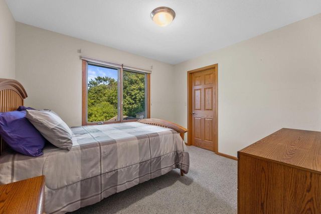 8620 S Hunting Park DRIVE, Franklin, WI 53132