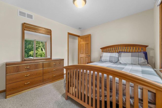 8620 S Hunting Park DRIVE, Franklin, WI 53132