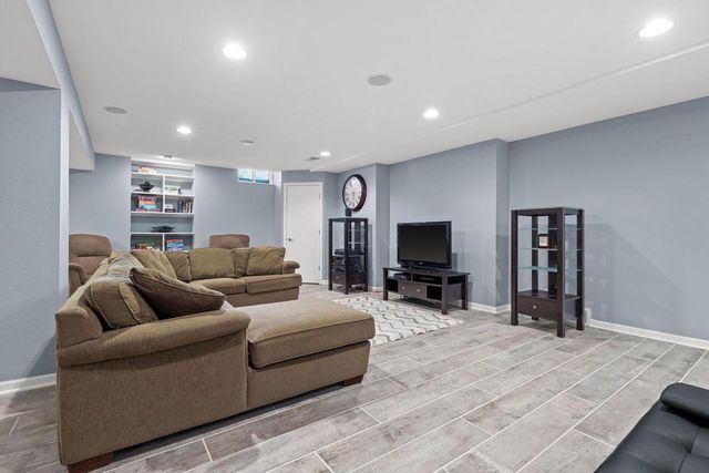 8620 S Hunting Park DRIVE, Franklin, WI 53132