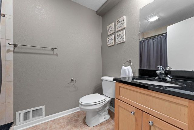8620 S Hunting Park DRIVE, Franklin, WI 53132