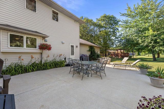 8620 S Hunting Park DRIVE, Franklin, WI 53132