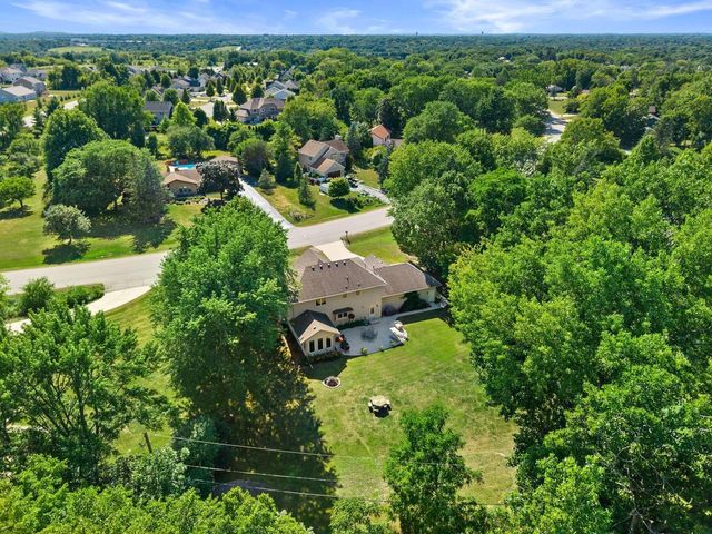 8620 S Hunting Park DRIVE, Franklin, WI 53132