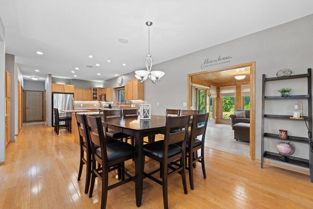 8620 S Hunting Park DRIVE, Franklin, WI 53132