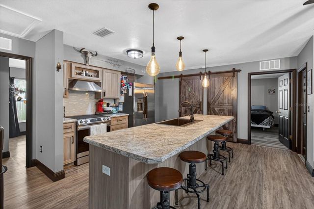 1005 13TH AVENUE NW, Largo, FL 33770