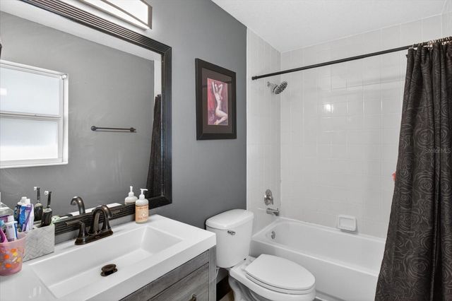 1005 13TH AVENUE NW, Largo, FL 33770