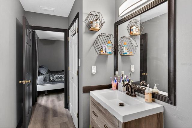 1005 13TH AVENUE NW, Largo, FL 33770