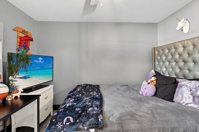 1005 13TH AVENUE NW, Largo, FL 33770