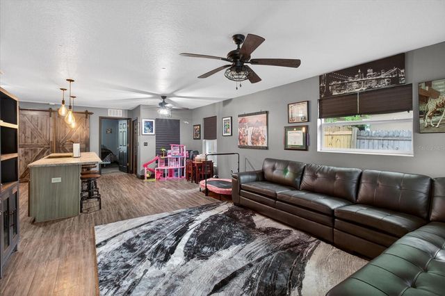 1005 13TH AVENUE NW, Largo, FL 33770