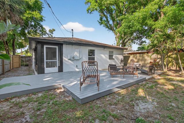 1005 13TH AVENUE NW, Largo, FL 33770