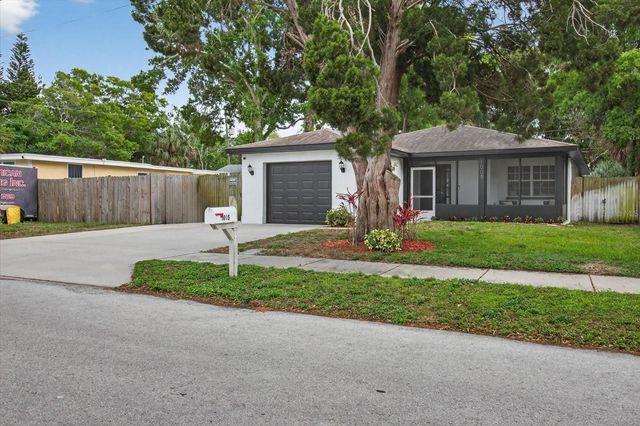 1005 13TH AVENUE NW, Largo, FL 33770