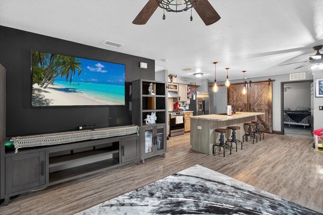 1005 13TH AVENUE NW, Largo, FL 33770