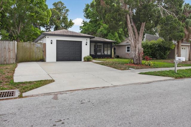 1005 13TH AVENUE NW, Largo, FL 33770