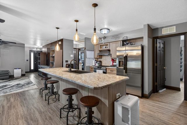 1005 13TH AVENUE NW, Largo, FL 33770