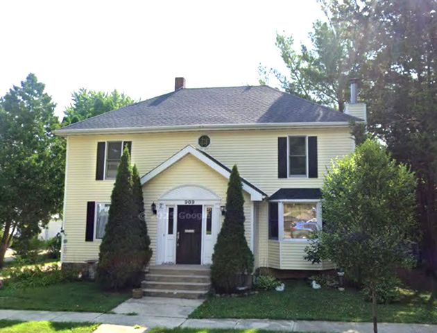 909 N 9th Street, Rochelle, IL 61068