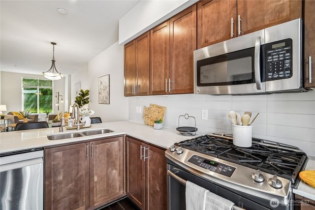 2107 NW Moraine Place, Issaquah, WA 98027