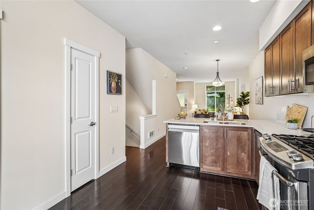 2107 NW Moraine Place, Issaquah, WA 98027