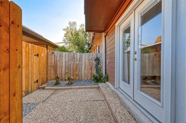 482 N Post Oak Lane, Houston, TX 77024