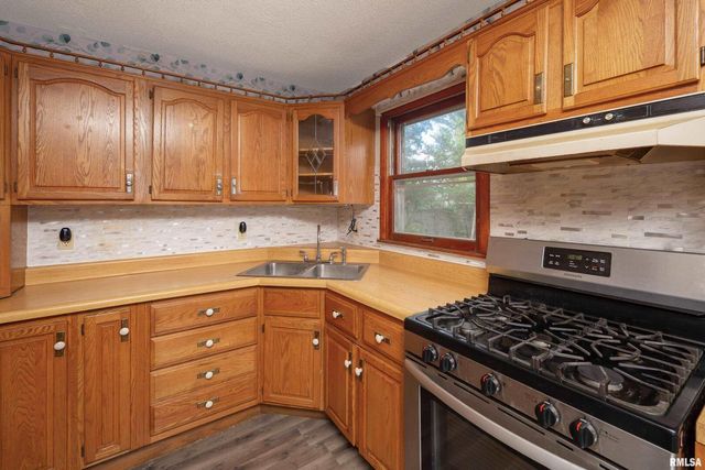 3823 15th Street, Moline, IL 61265