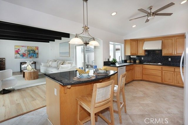 21142 Cupar, Huntington Beach, CA 92646