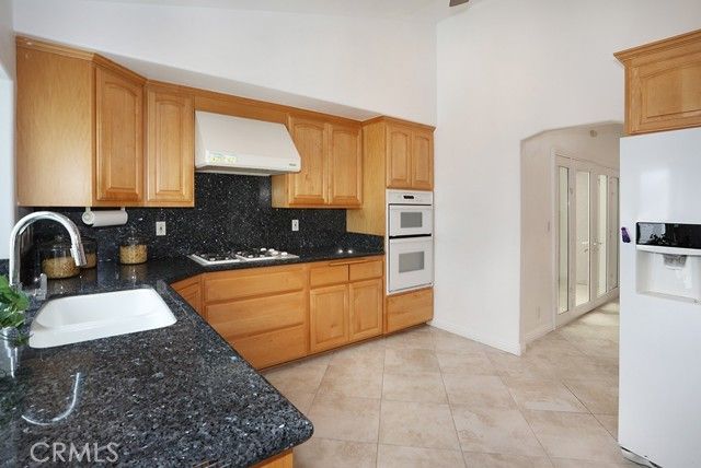 21142 Cupar, Huntington Beach, CA 92646