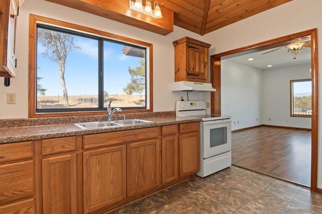 333 Thomsen Way, Ramona, CA 92065
