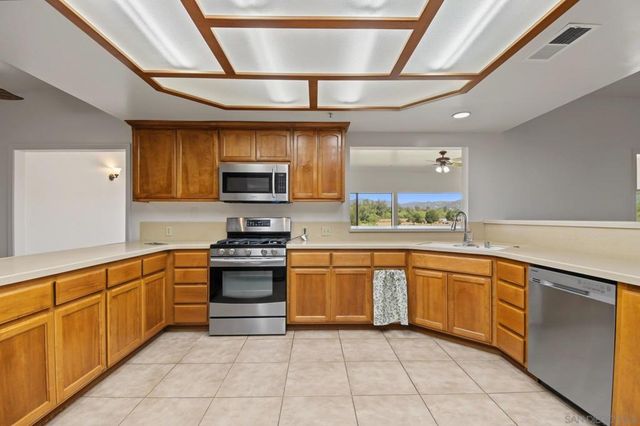 333 Thomsen Way, Ramona, CA 92065