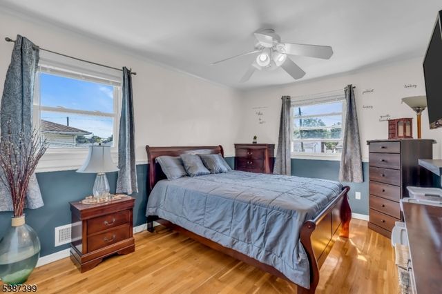 2316 Old Grove Rd, Linden City, NJ 07036