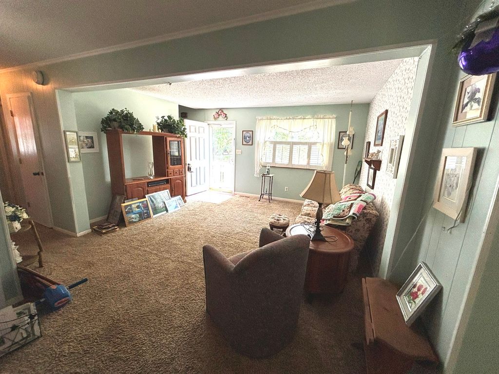 Image 2 of property listing at 217 Woodland Drive, Salem, IL 62881