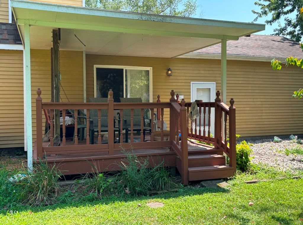 Image 20 of property listing at 217 Woodland Drive, Salem, IL 62881