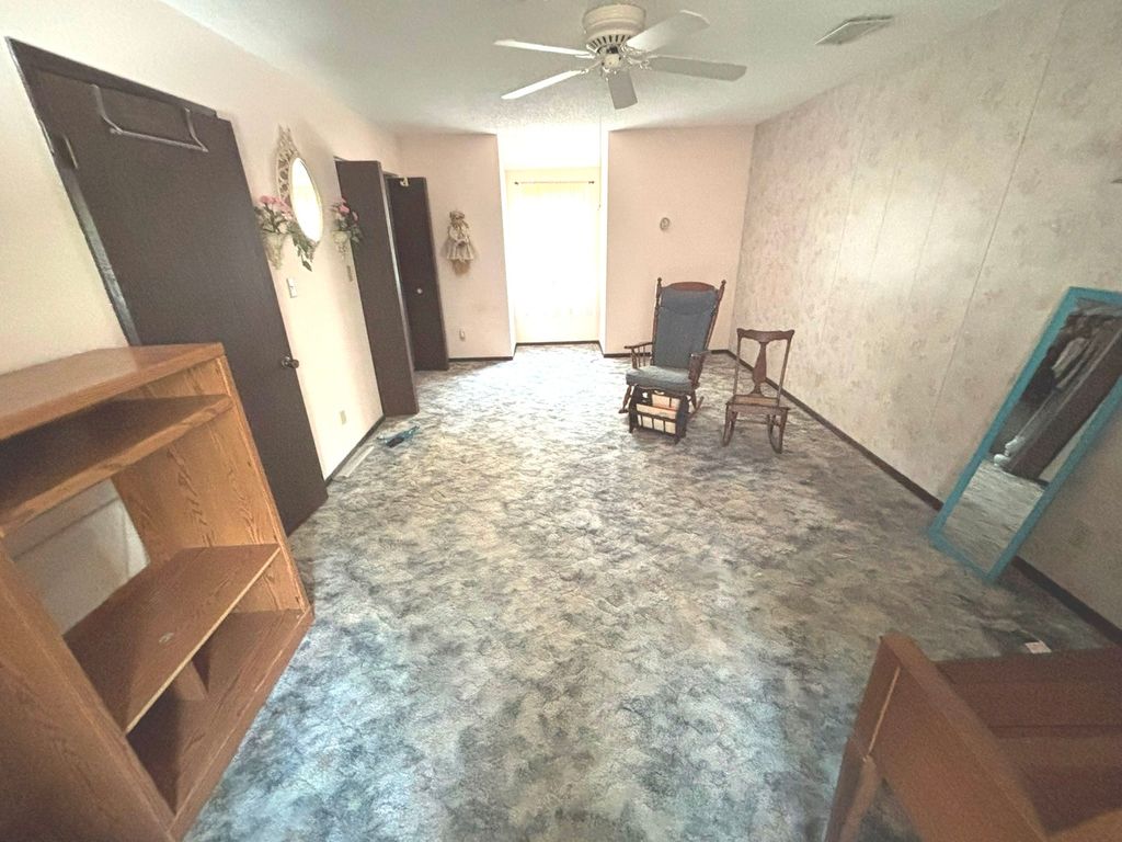 Image 9 of property listing at 217 Woodland Drive, Salem, IL 62881
